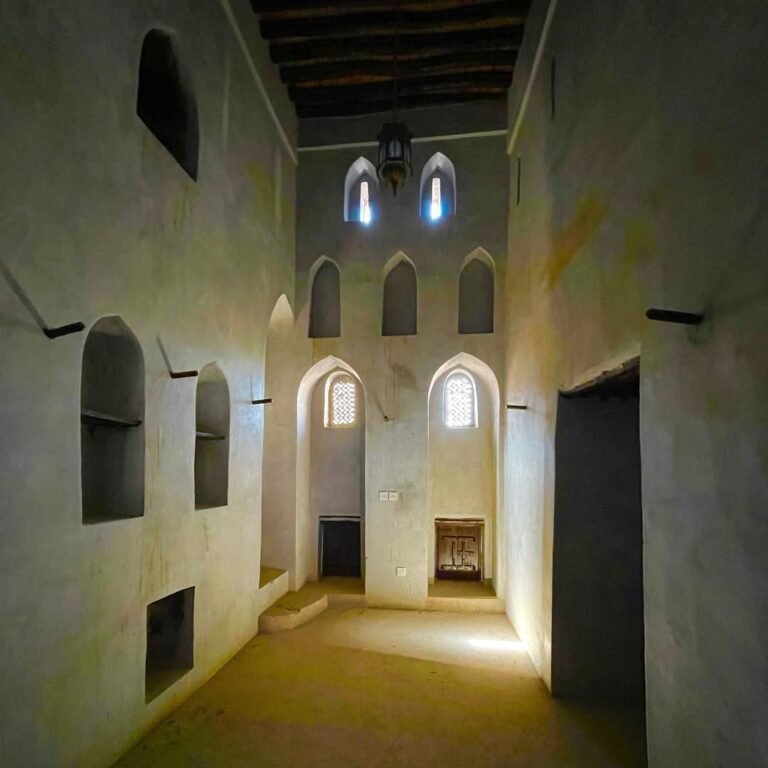 تفاصيل الحصن من الداخل